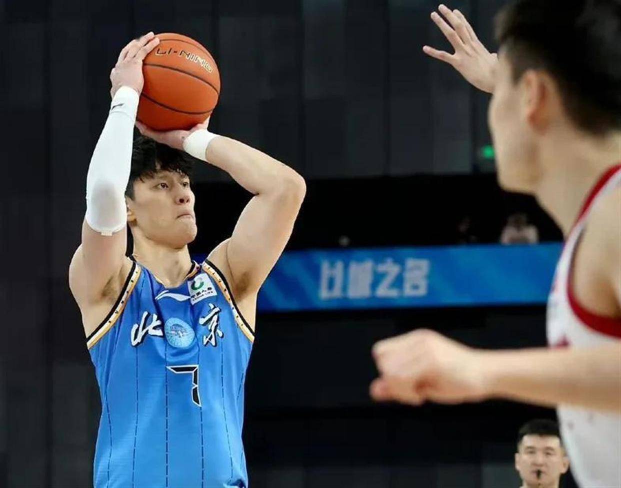 南宫NG官方网站-里程碑夜辽宁本钢绝杀压哨，NBA总决赛转会期刷纪录，更衣室稳定，资深球员宣示担当的简单介绍