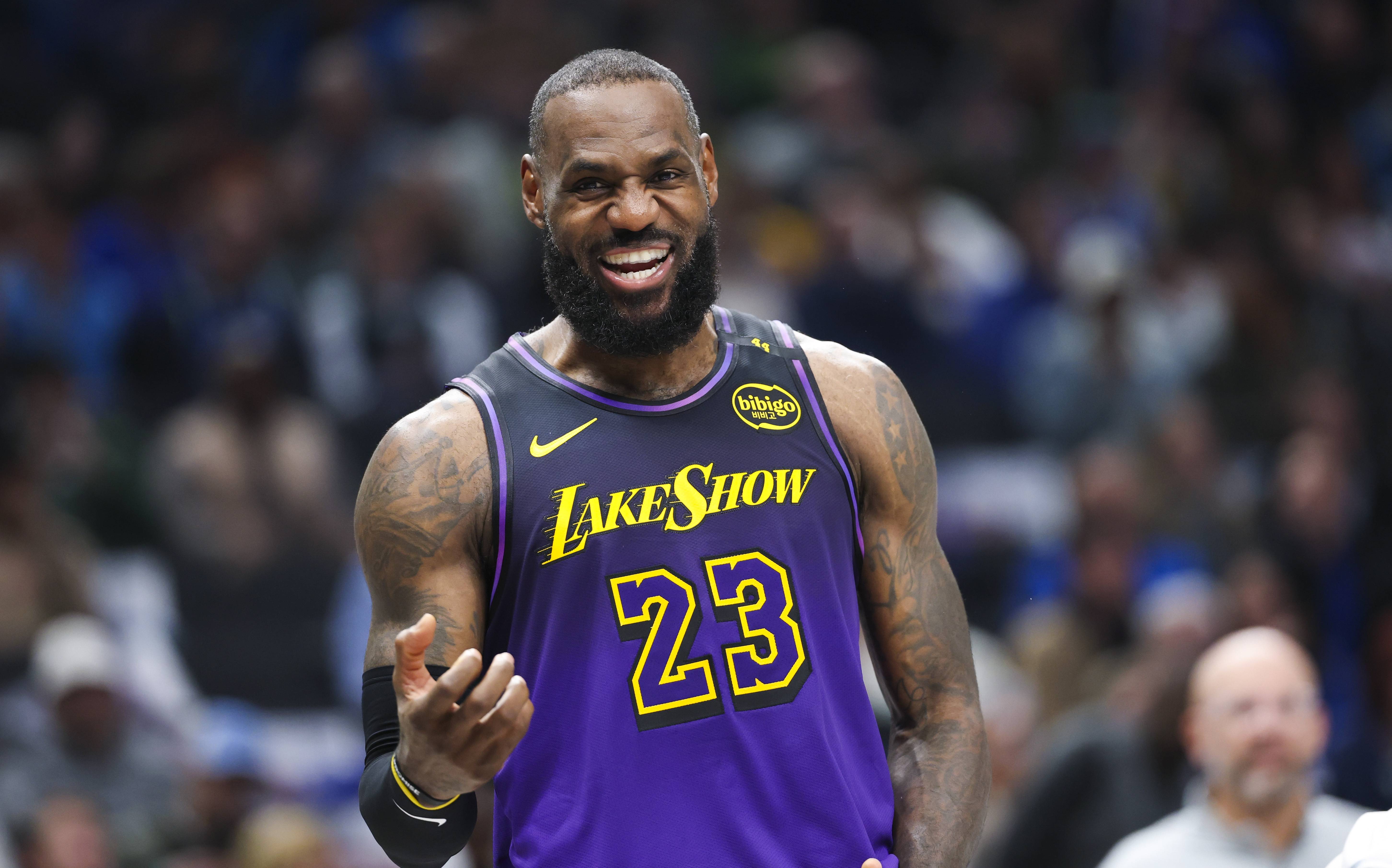 南宫电竞大舞台-包含里程碑夜！罗马防线松动；NBA季后赛冲刺阶段刷纪录；质疑声仍在；赛程密集仍需轮换的词条